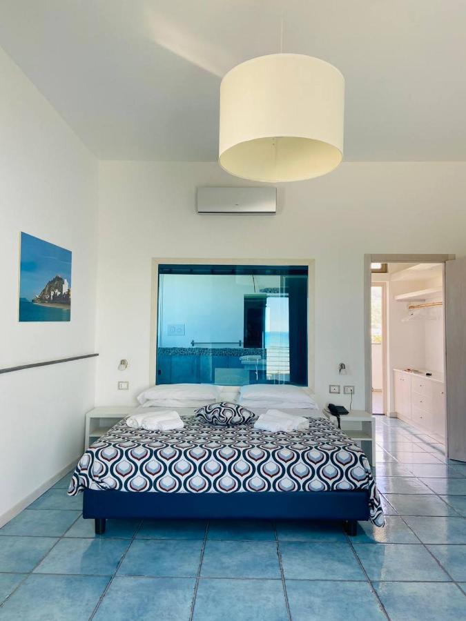 Capo Nettuno Hotel Capo dʼOrlando Екстериор снимка