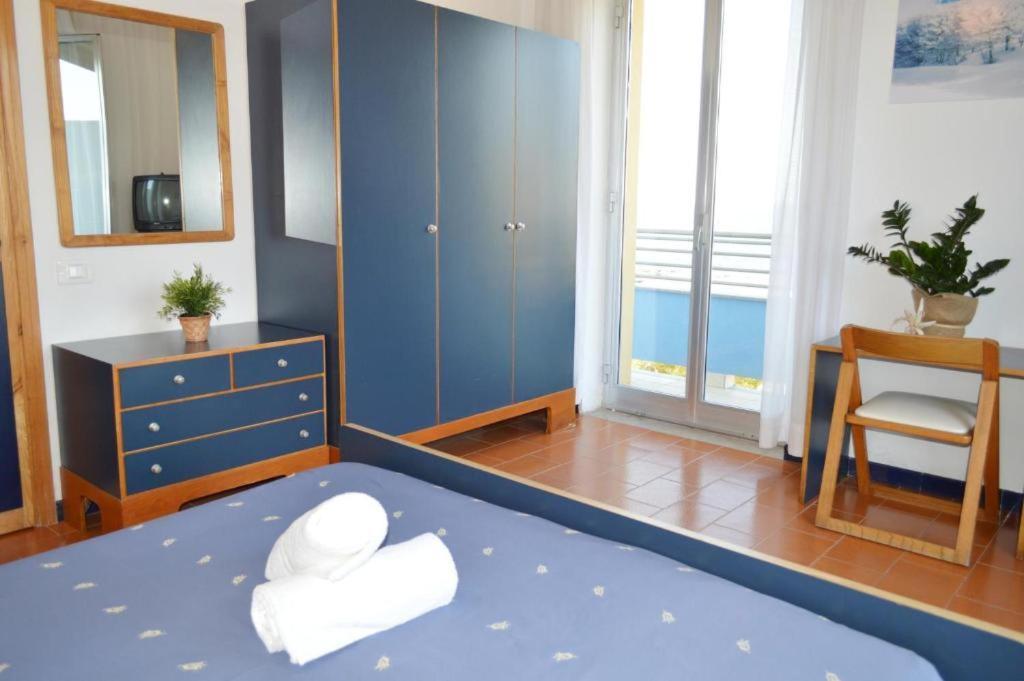 Capo Nettuno Hotel Capo dʼOrlando Екстериор снимка