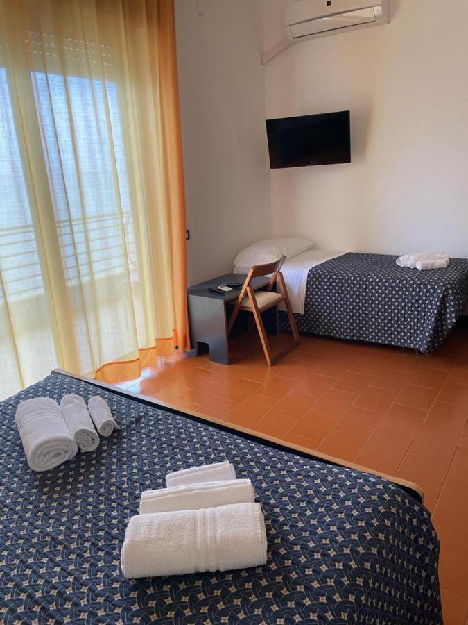 Capo Nettuno Hotel Capo dʼOrlando Екстериор снимка
