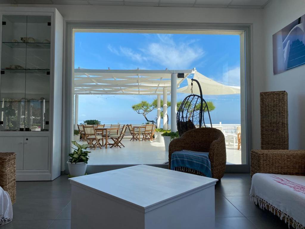 Capo Nettuno Hotel Capo dʼOrlando Екстериор снимка