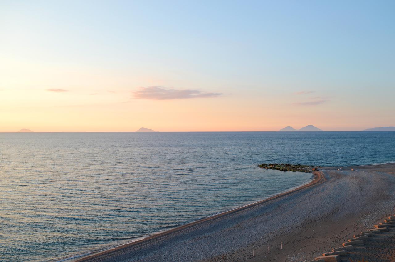 Capo Nettuno Hotel Capo dʼOrlando Екстериор снимка