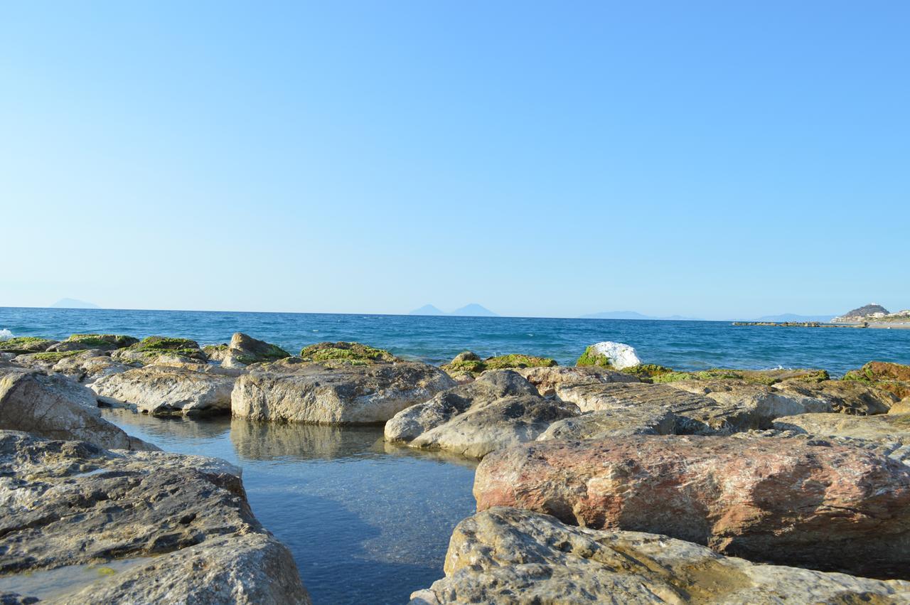 Capo Nettuno Hotel Capo dʼOrlando Екстериор снимка