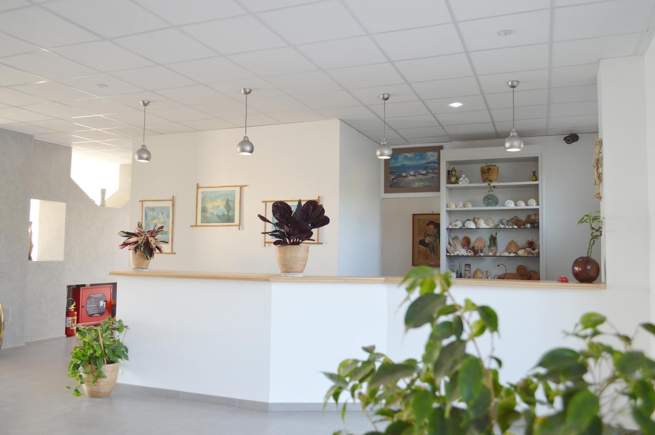 Capo Nettuno Hotel Capo dʼOrlando Екстериор снимка