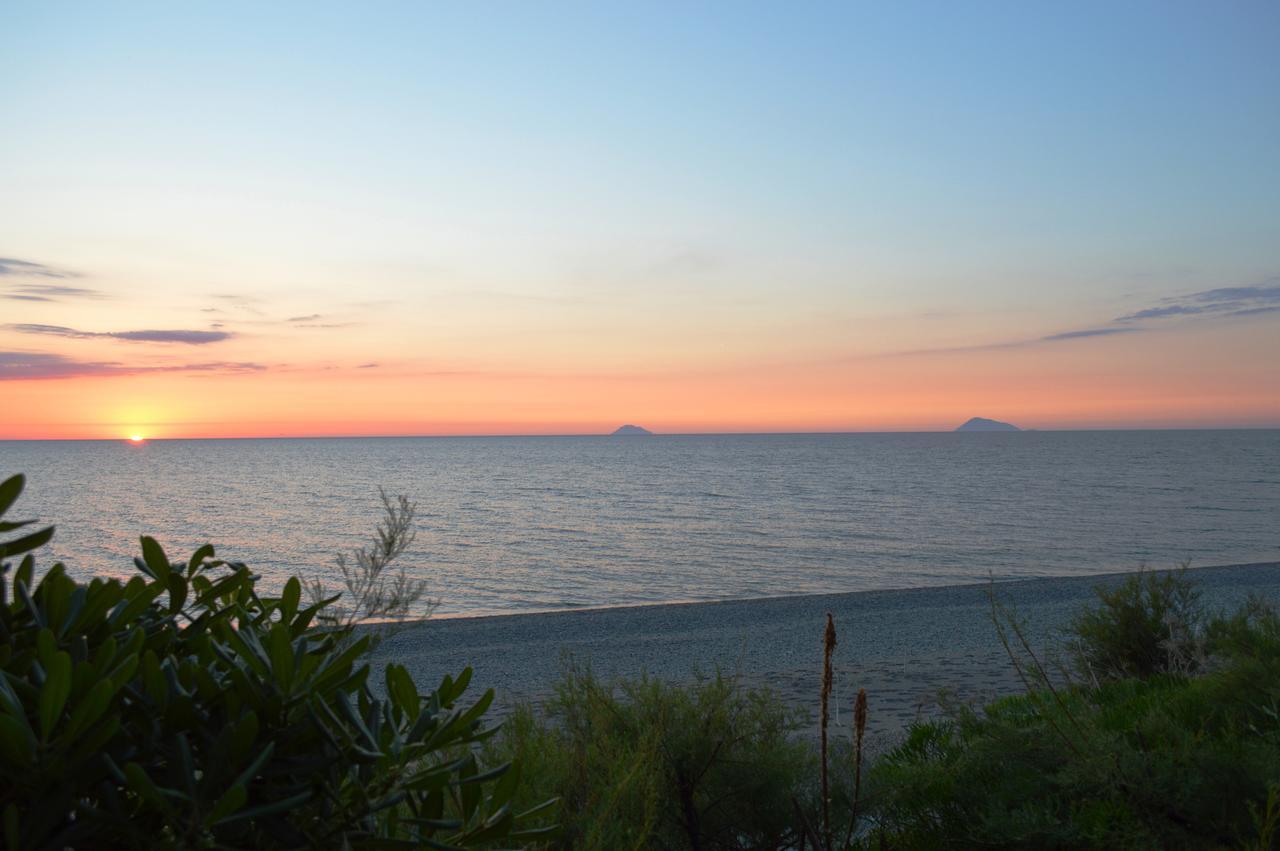 Capo Nettuno Hotel Capo dʼOrlando Екстериор снимка