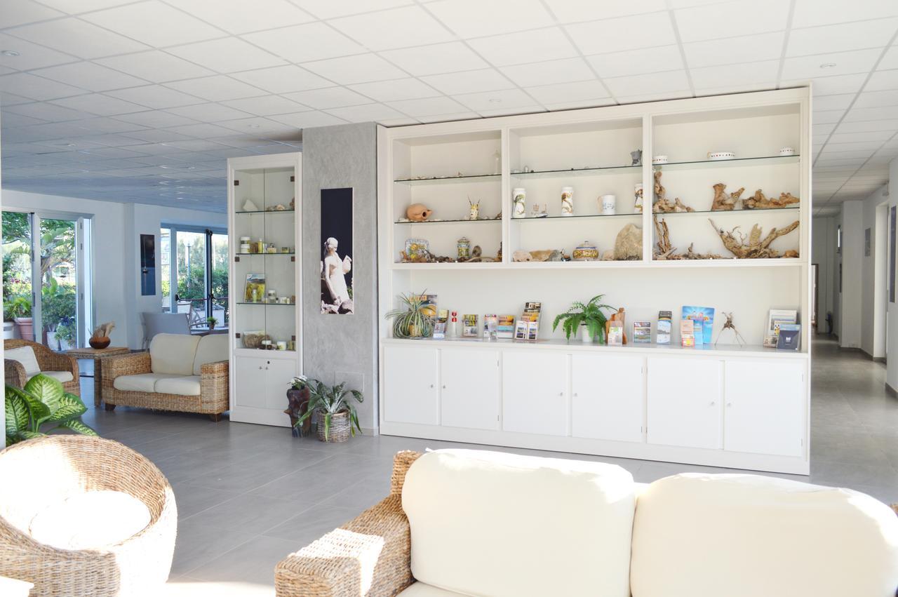 Capo Nettuno Hotel Capo dʼOrlando Екстериор снимка