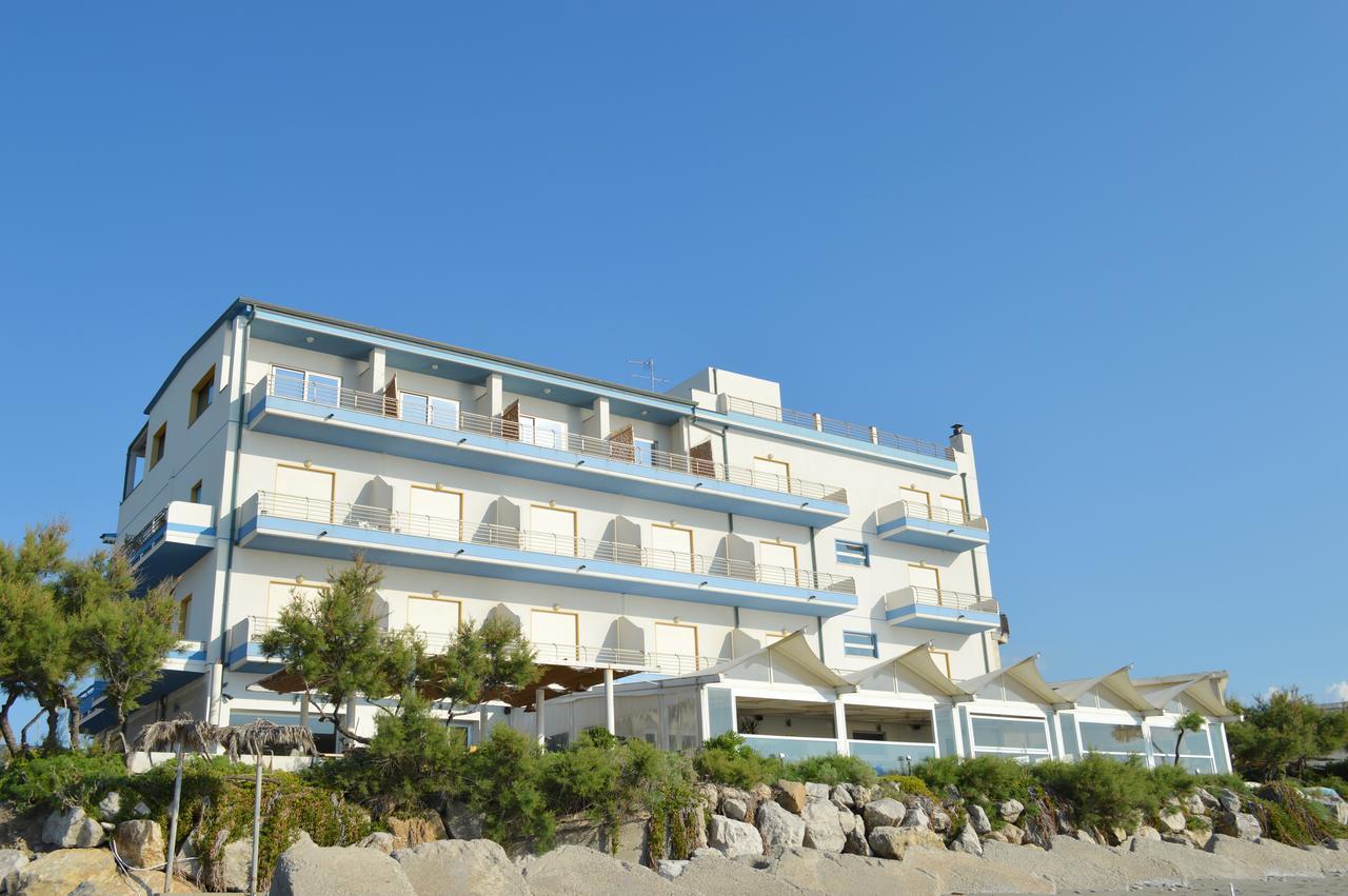 Capo Nettuno Hotel Capo dʼOrlando Екстериор снимка