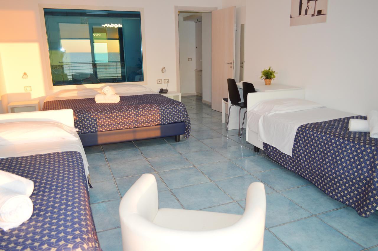 Capo Nettuno Hotel Capo dʼOrlando Екстериор снимка