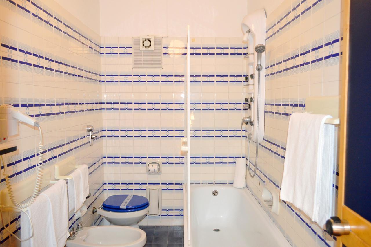 Capo Nettuno Hotel Capo dʼOrlando Екстериор снимка