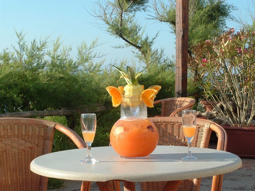 Capo Nettuno Hotel Capo dʼOrlando Екстериор снимка